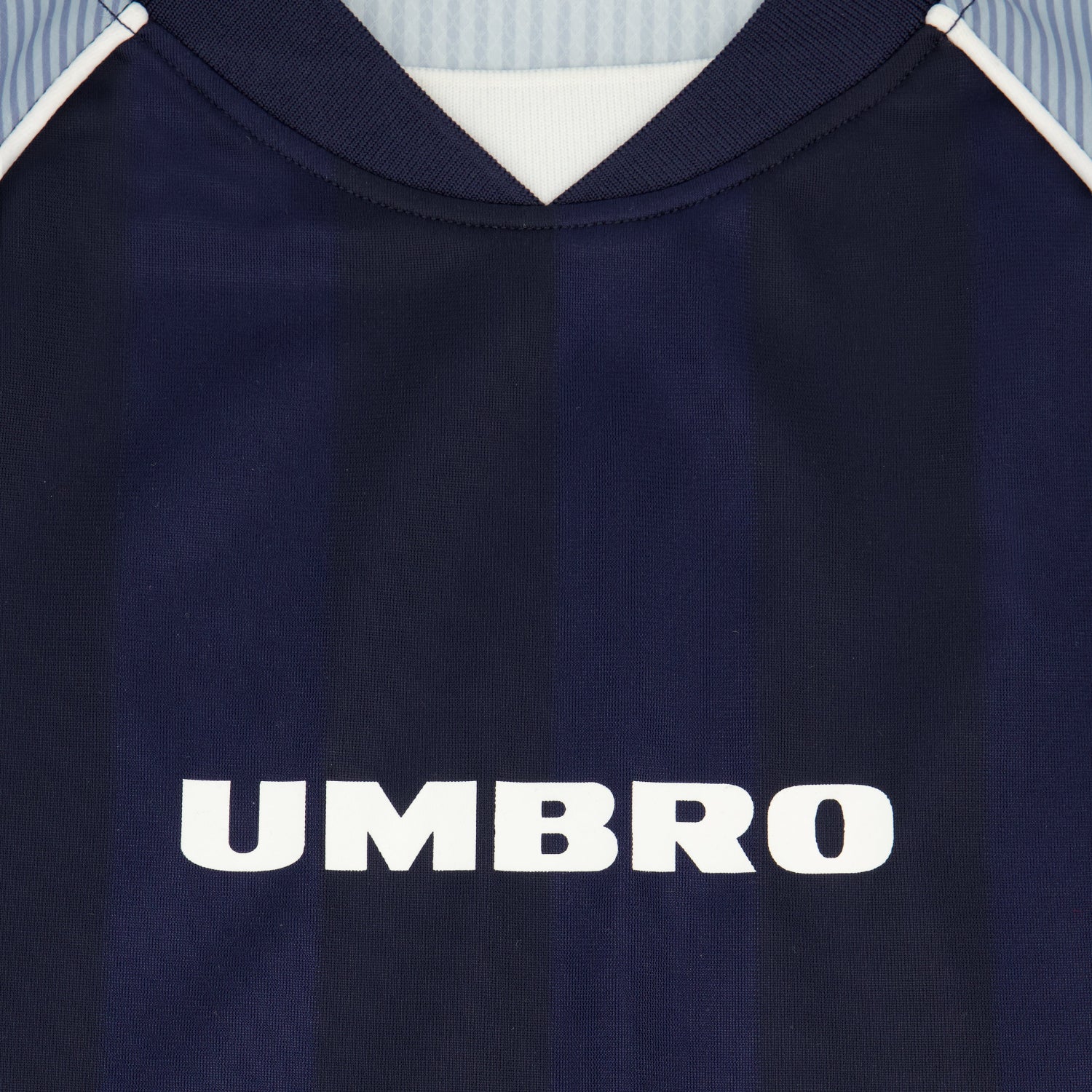 Men's retro panelled navy blue raglan workout tee shirt - Shop men's tee shirts by Umbro