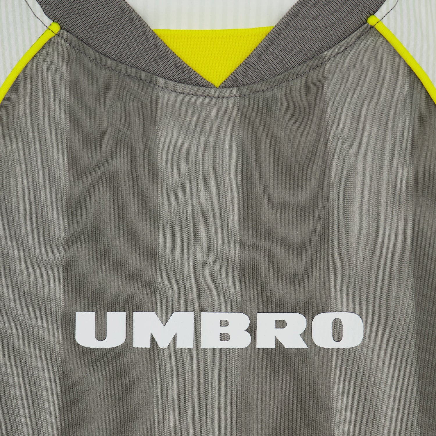 Men's retro panelled raglan tee shirt in brushed nickel gray - Shop men's workout tee shirts by Umbro