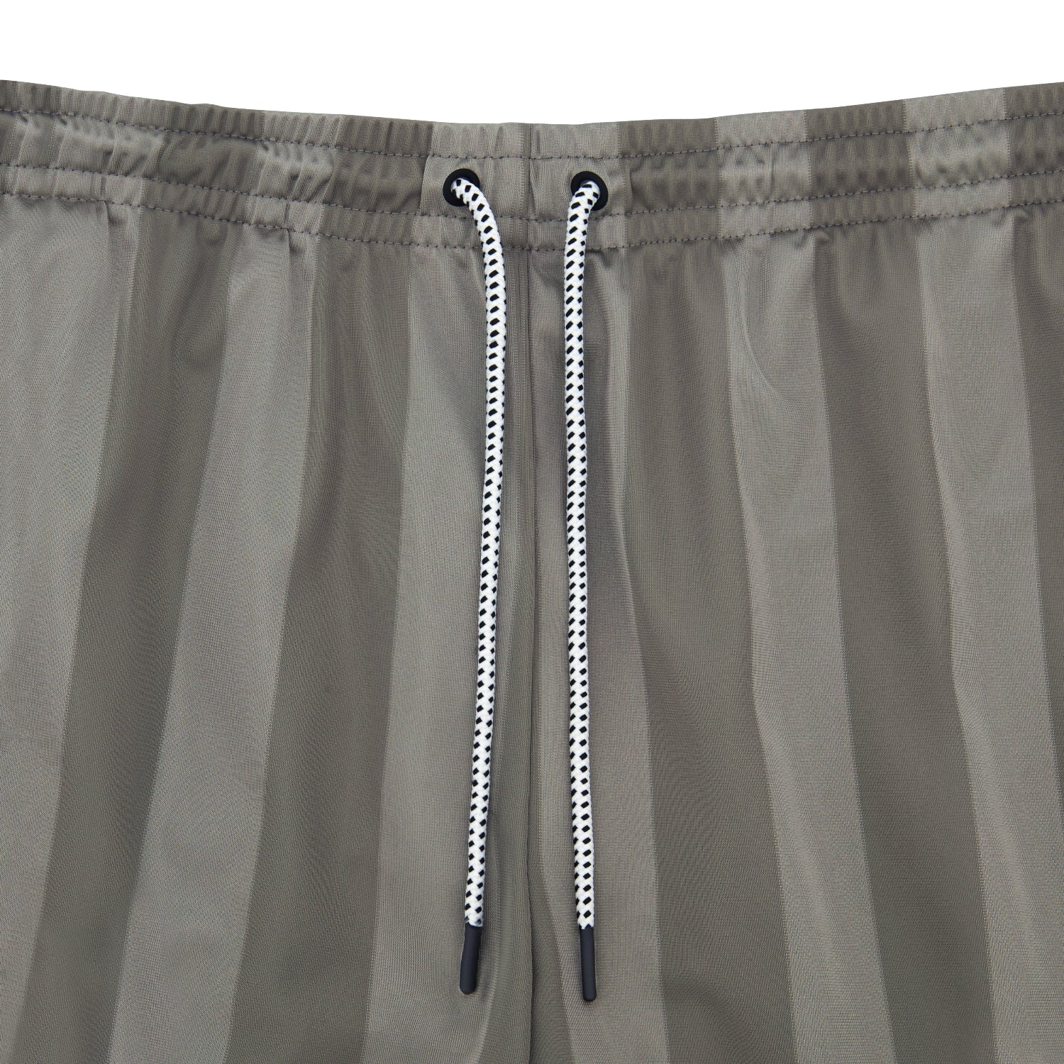 Men's relaxed fit panelled grey soccer short - Shop men's workout shorts with pockets by Umbro