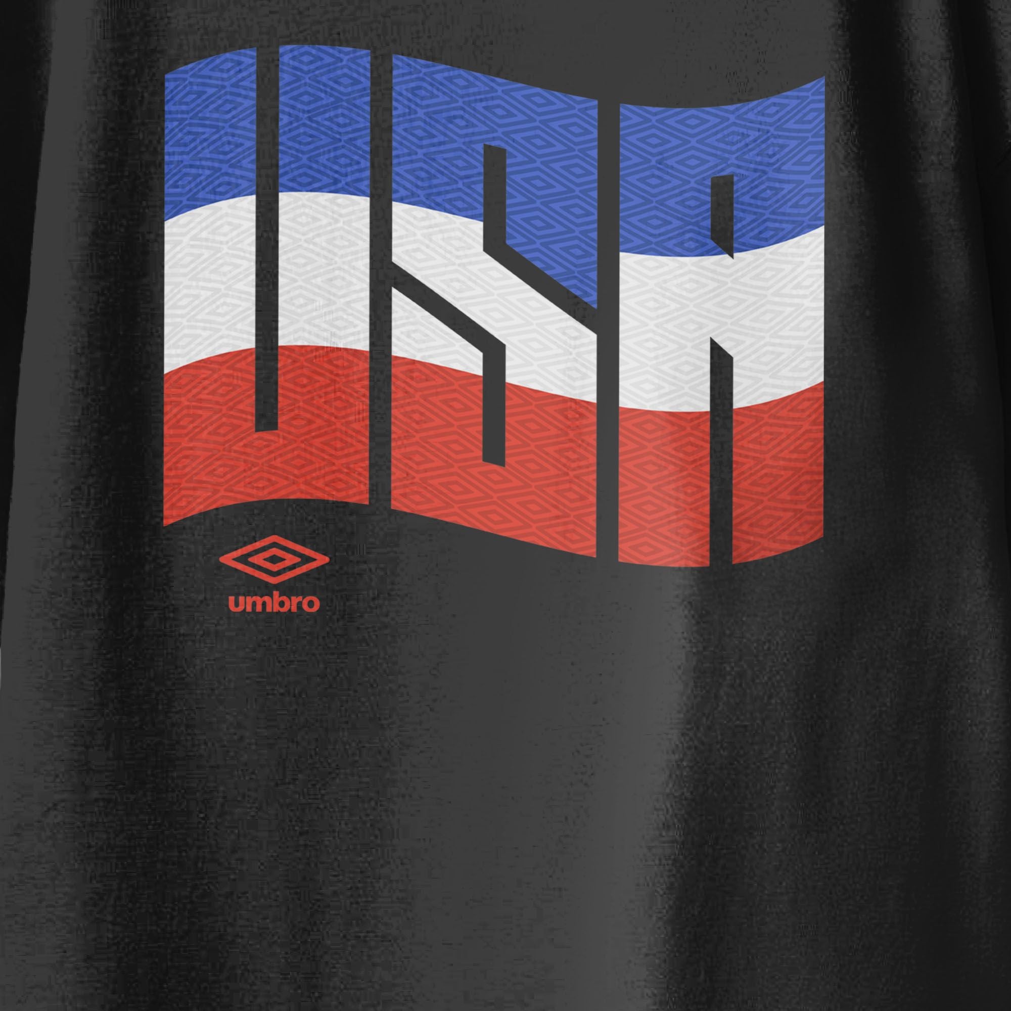 USA wavy graphic soccer black tee. Shop football team tee in soft cotton by Umbro.